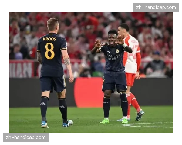 维尼修斯恢复合练，皇马边路突击能力成拜仁备战重点