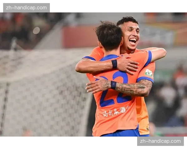 巴黎圣日耳曼抵达曼彻斯特，姆巴佩随队合练